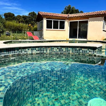 Le Pin D'alep Bed and Breakfast