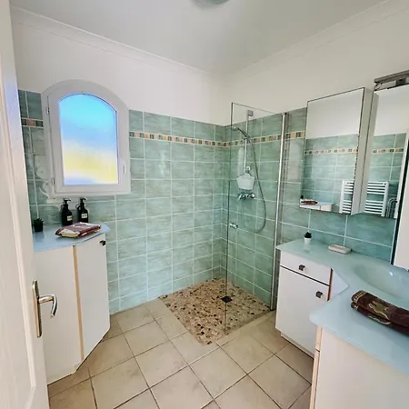 Le Pin D'alep Bed and breakfast 3*